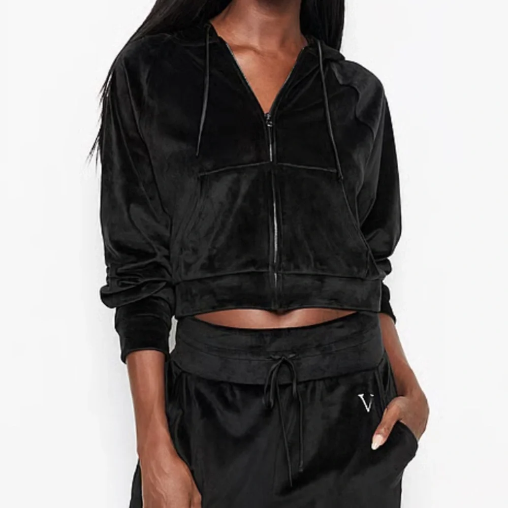 Victoria's Secret Embroidered Velour Black Zip-Up Cropped Jacket Size Large - Picture 6 of 7